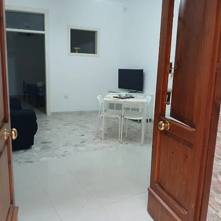 Lucy * Pisticci